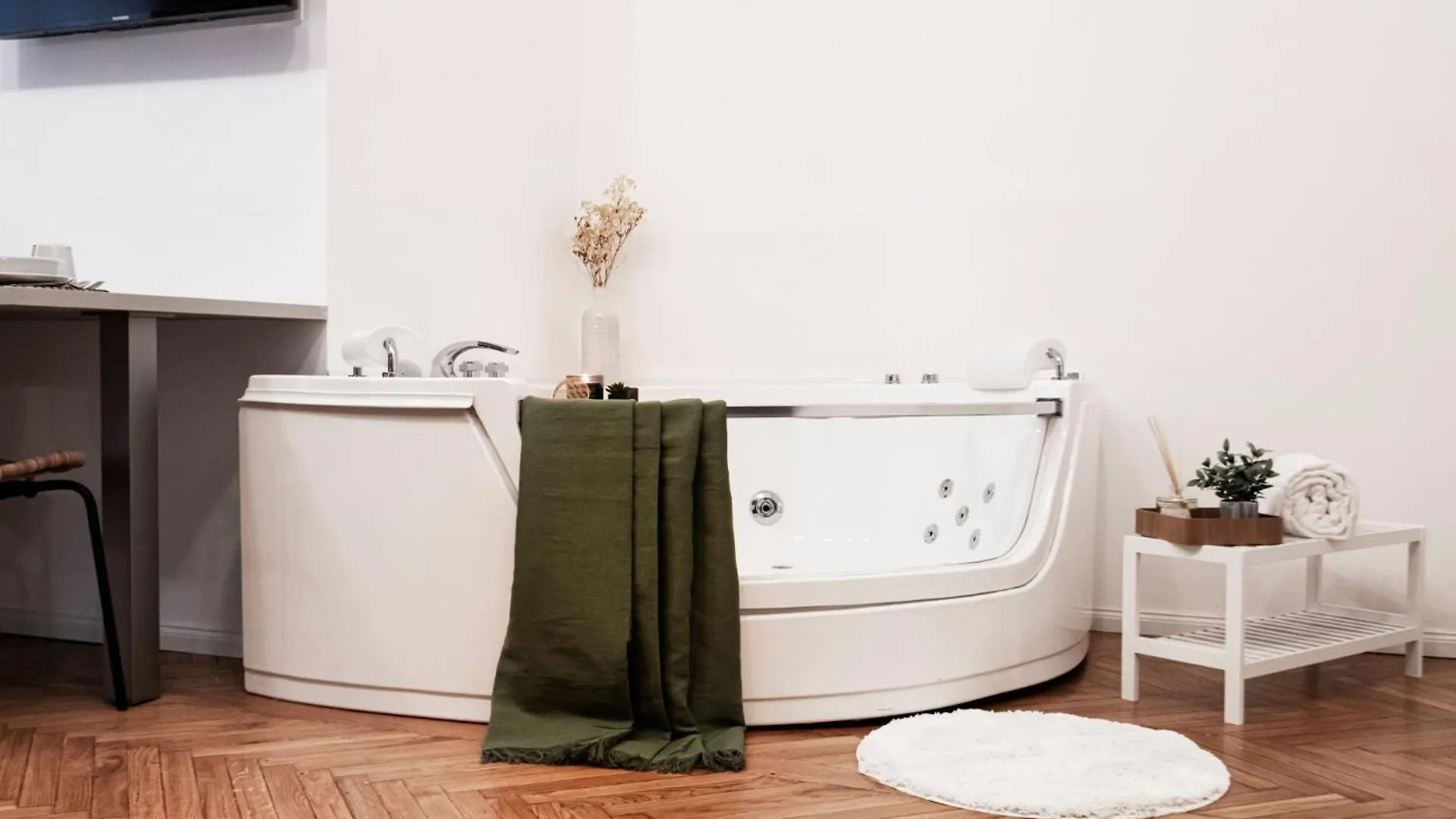 Easylife - Cav101 Elegante Mono Con Jacuzzi In Centrale Милан Апартаменты